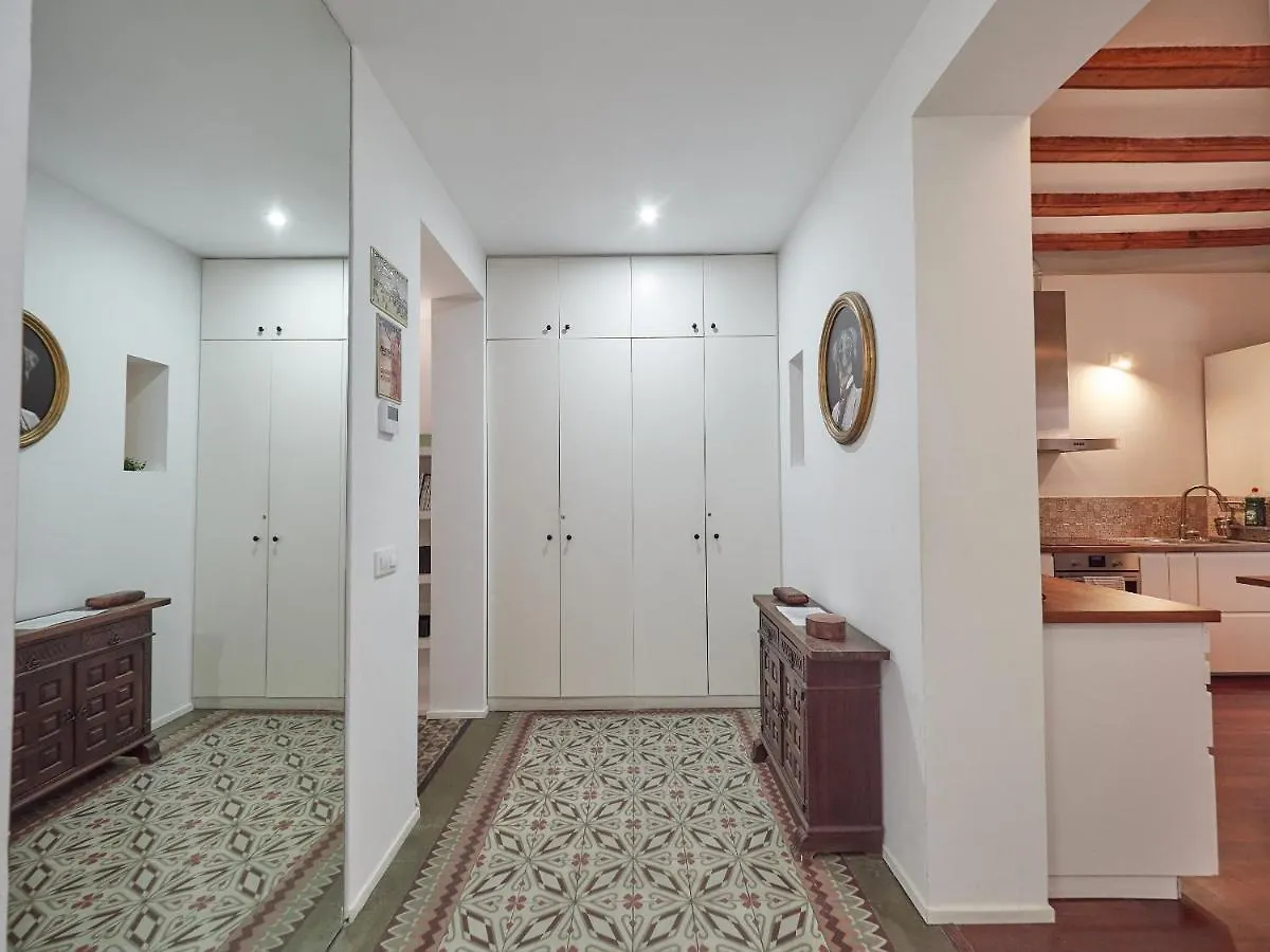 Alessandra Central Ramblas Barcelona Apartment